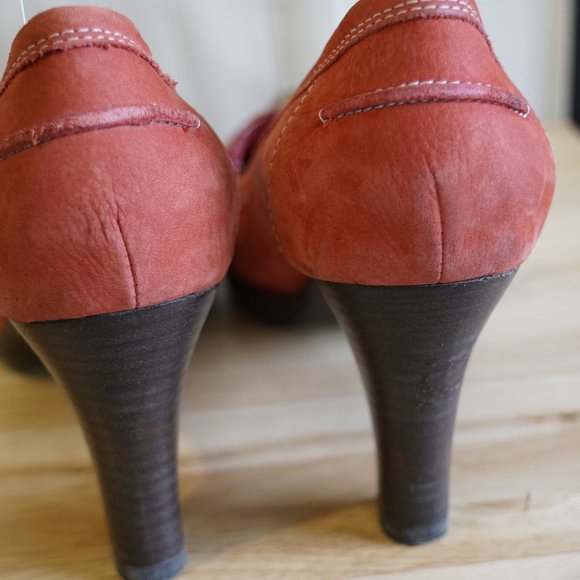 Dolce & Gabbana Red Suede Pumps size 40 us 7.5 - Picture 5 of 8